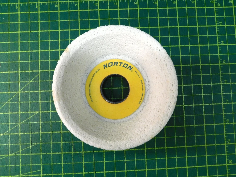 Norton Abrasive Flaring Cup Wheels 5/3 -3/4  X 1-3/4 x 1 3/4 38A60-H12VBEP - Image 1 of 4