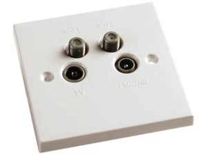 antiference quad outlet plate 2 inputs 4 output sky 1 /sky 2 / t.v / f.m dab - Picture 1 of 1