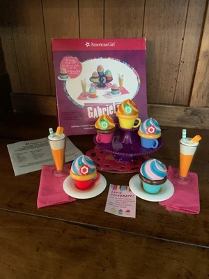 American Girl Muñeca Gabriela Cupcake Juego con Instrucciones para Cambio de Color y Caja Foto 1 de 4