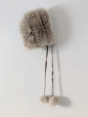 Sombrero gorro de piel de cordero Harrods vintage hecho en Italia con pompones años 60 juvenil  Foto 1 de 4