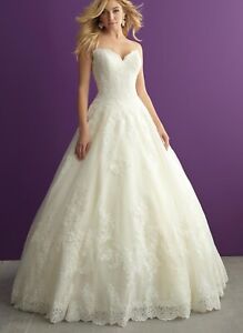 Allure Bridals Romance 2959 Wedding gown Size 8