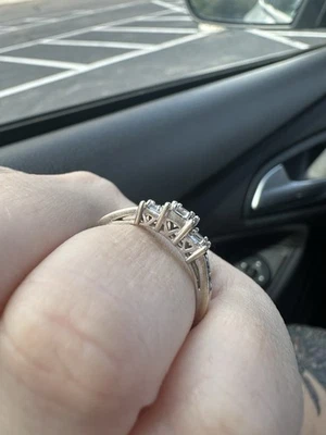 Anillo de compromiso de oro blanco talla 10 Foto 1 de 4