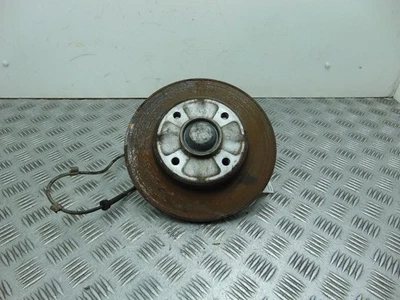 Buje/tubo trasero cercano pasajero izquierdo peugeot 207 y abs mk1 1.6 gasolina 2006-13f Foto 1 de 4