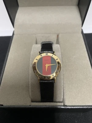 Gucci 3000L Red/Green Dial Gold Women's Wristwatch - Image 1 of 4