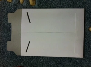 100 9"x11.5" WHITE STAYFLAT CARDBOARD GAME, PHOTO MAILERS, TUCK-IN, MADE IN USA - Picture 1 of 1