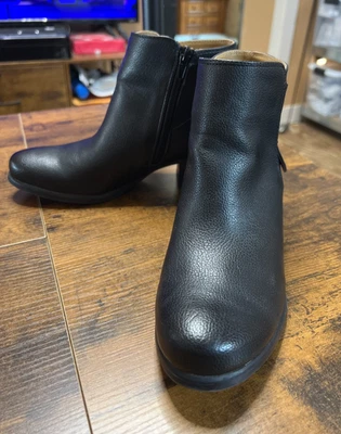 Natural Soul By Naturalizer Women's Size 7.5 Black Zip Booties, VG Cond. - Image 1 of 4