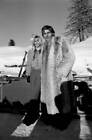Gunter Sachs at winter sports with his wife Mirja in February 1971- Old Photo