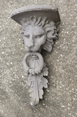 Soporte de pared vintage de piedra/resina Bombay Company León estante ménsula frontón Foto 1 de 4