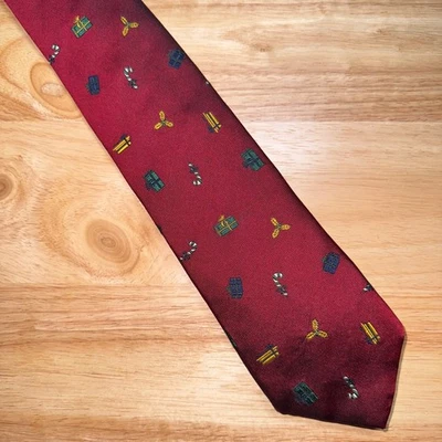 Corbata de seda roja con motivo estampado navideño Brooks Brothers para hombre Foto 1 de 4