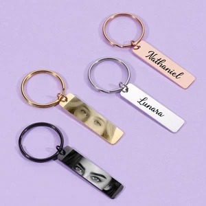 ^ Portachiavi personalizzato con foto e testo occhio inciso, regalo per la persona amata - Foto 1 di 23