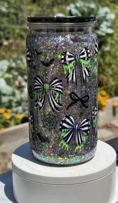 Vaso globo nieve Beetlejuice arcos y murciélagos 16 oz Foto 1 de 4