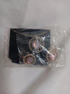 New Earrings And Necklace Set Gold Tone Clear Rhinestones Pink Cabochon AVON? - Picture 1 of 6