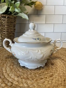 VTG WAWEL POLAND SUGAR BOWL & Lid EMBOSSED FLORAL FINE CHINA 4 7/8” X 7” White - Picture 1 of 9