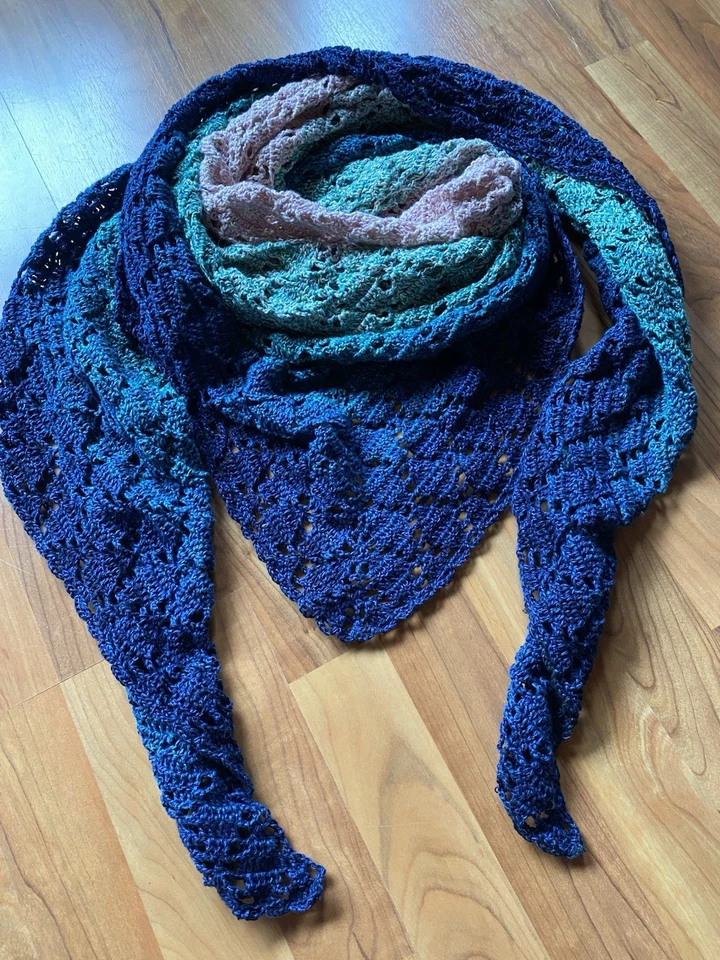 Gehäkeltes Tuch Dreieckstuch Handmade NEU Schal Stola XL - Bild 1 von 4