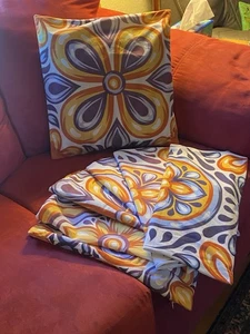 Tile Design on Both Sides Pillowcases Lot of (8) w/ Zipper Gently Used 18” X 18” - Picture 1 of 7