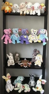 TY OSTERN Beanie Babys Paket 22 Bären, Hasen, Lämmer, Küken Sammlung - Neu mit Etikett - Bild 1 von 18