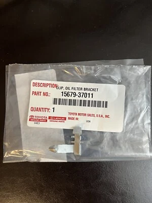 15679-37011 Toyota Prius Tundra Venza  Lexus GX460 CT200h Oil Filter Clip - Image 1 of 4