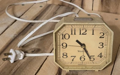 VINTAGE 60s Westclox Plug-In Alarm Clock Model 22090-22540 Works - Image 1 of 3