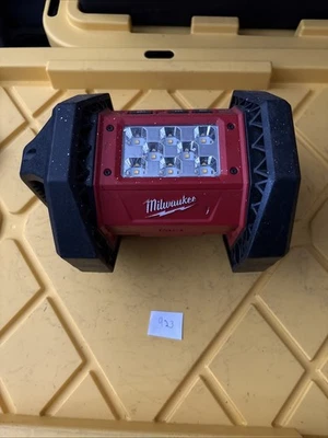 Broken Milwaukee 2361-20 M18 Cordless 1500 Lumens LED Flood Light OEM TOOL 923 - Image 1 of 4