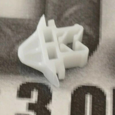 1996 - 2020 雪佛兰 Express 吉姆西 Savana 门把手锁杆白色固定夹 — 第 1/2 张图片