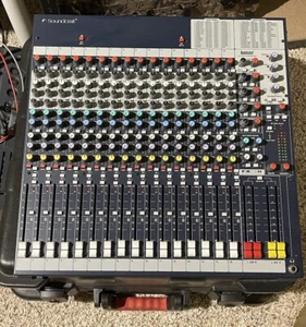 Soundcraft FX16II 16 Channel Mixer with Gator Case - Picture 1 of 1