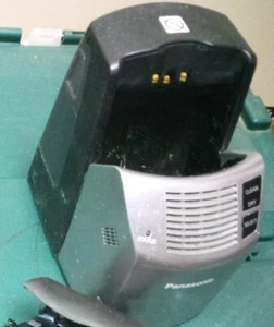 Panasonic Clean and Charge Base for ES-LV81 works great - Picture 1 of 4