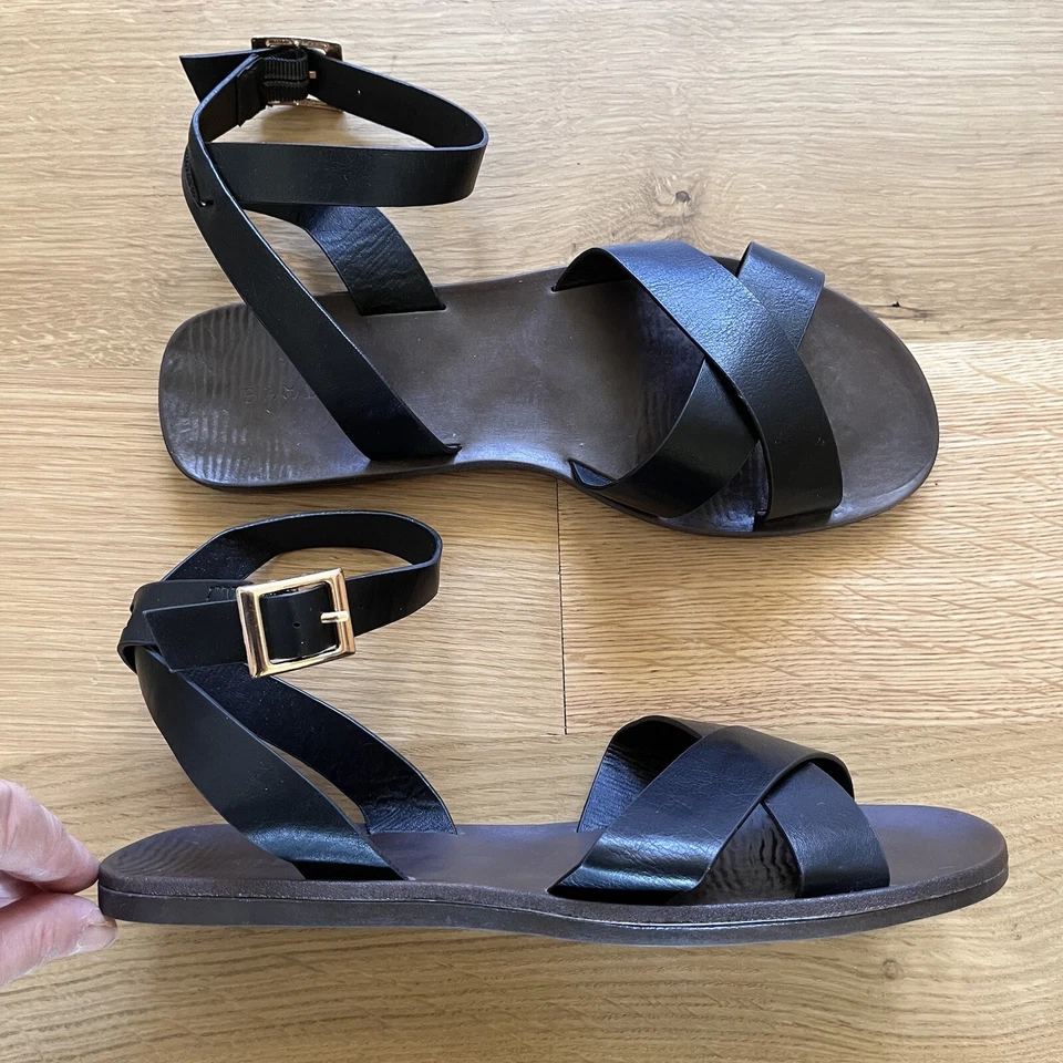 Sandalias de bambú para mujer negras gladiador talla 7,5 correa cruzada planas punta abierta Foto 1 de 4