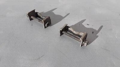 Mercedes Benz W123 300D 1983 juego de soportes de montaje de radiador de aceite de motor OEM Foto 1 de 4