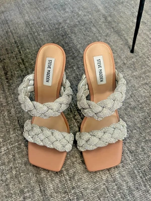 SO SEXY! Woman's 9 Heels Steve Madden Heeled Sparkly Sandal - Image 1 of 4
