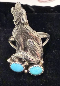 NATIVE AMERICAN RB RUNNING BEAR SLEEPING TURQUOISE & STERLING HOWLING WOLF RING - Foto 1 di 6