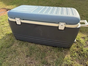 Igloo MaxCold Latitude 100 QT Large Food Drink Beer Wine Storage Cooler Cool Box - Picture 1 of 14