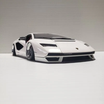1/18 Lamborghini Countach Lpi 800-4 Custom - Image 1 of 4