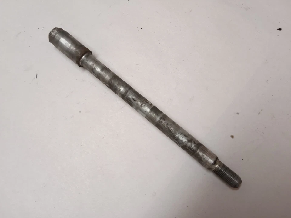 Eje delantero Honda Interceptor VTR250 1988-1990 Foto 1 de 1