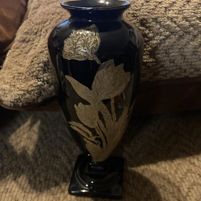 Фарфоровая латунная инкрустированная голубой глазурью цветочная бутылка ваза квадратное основание 7,5 дюйма x 3 дюйма - Изображение 1 из 4