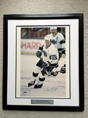 Wayne Gretzky Signed Autographed Framed 16x20 Photo UDA Upper Deck Authentic - Image 1 of 4
