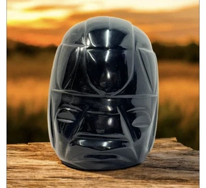 Obsidian carved bust of a stylized face - Picture 1 of 8