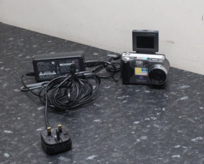 Sony Cyber-Shot DSC-S30 Retro Digital Camera Charger Working NO BATTERY NOTES - Image 1 of 4
