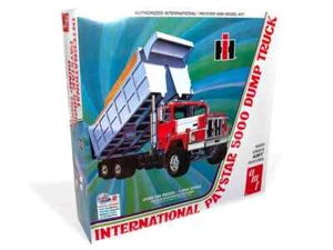 International Harvester Paystar 5000 Dump Truck 1/25 1381 Plastic Model Kit - Picture 1 of 1