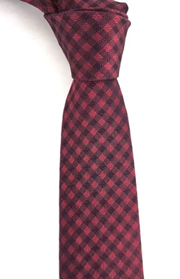 Corbata Hugo Boss Roja Borgoña Negra Cuadros Seda Hecha en Italia Foto 1 de 4