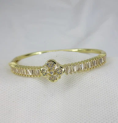 Brazalete Joyería Flor Circonita Cúbica Pavé y Baguette Oro Amarillo 18k 7" Foto 1 de 4