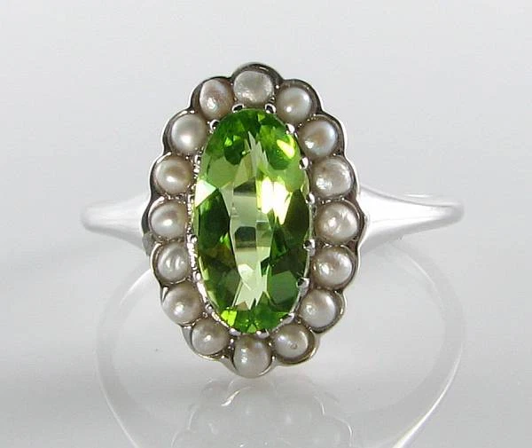 DIVINE 9CT 9K WHITE GOLD PERDOT & PEARL LONG RING FREE RESIZE - Image 1 of 1