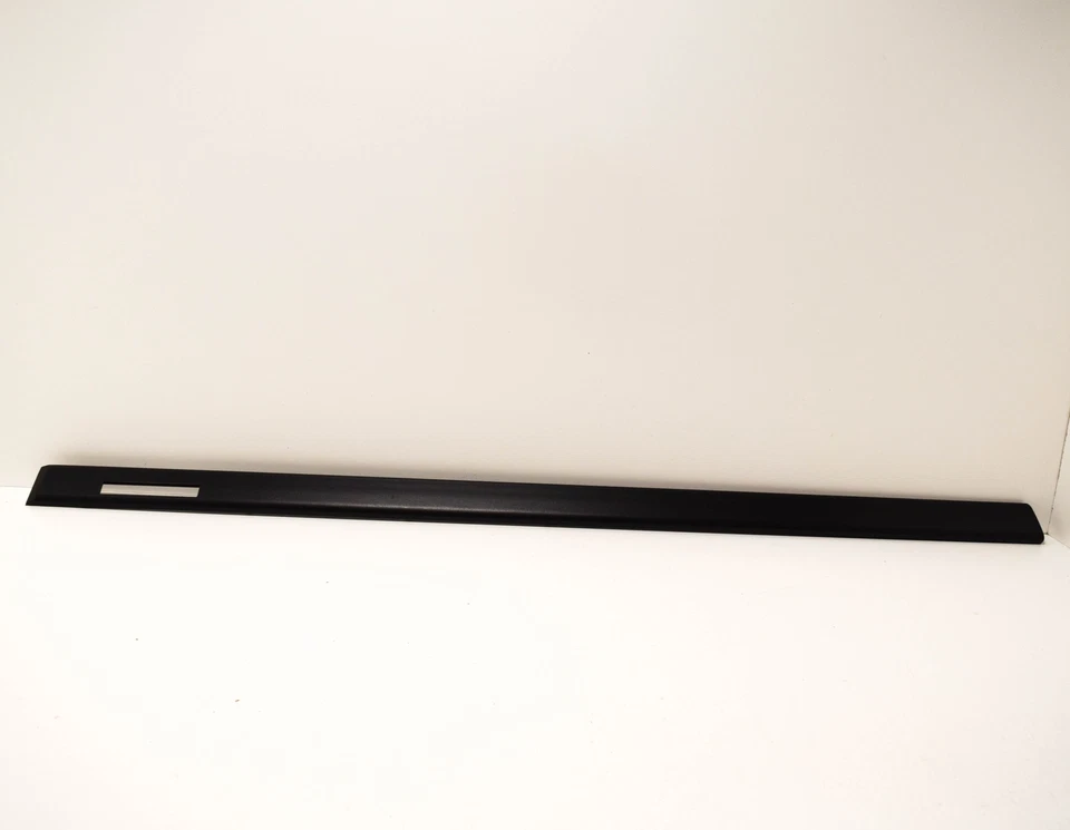 NOVO BMW 3 E36 COMPACTO ACABAMENTO DE MOLDURA DE PORTA DIANTEIRA DIREITA 51132266094 2266094 ORIGINAL - Imagem 1 de 4