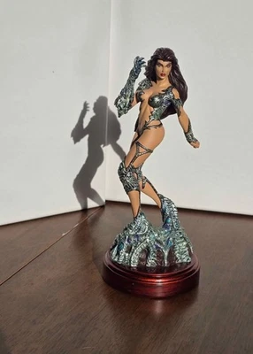 Clayburn Moore Creations WITCHBLADE 12 英寸冷铸瓷雕塑 2543/5000 — 第 1/3 张图片