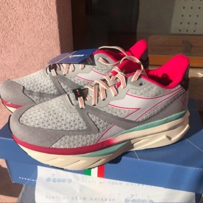 DIADORA Atomo V7000 - misura 39 nuove - Immagine 1 di 4