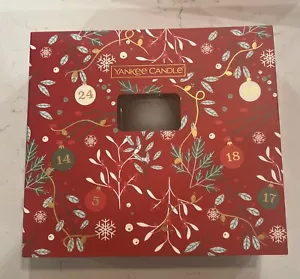 Yankee Candle 12 Tea Light Tealight Scented Christmas Boxed Gift Set w/Votive - Picture 1 of 9