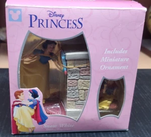 Enesco DISNEY PRINCESS SNOW WHITE HOLIDAY CHRISTMAS ORNAMENT - Picture 1 of 3