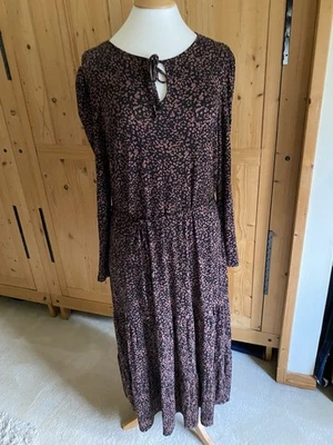 Ladies Dresses Bundle - Image 1 of 4