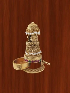Regalo de boda indio chapado en oro Sindoor Dabbi Kumkum caja Kankavati regalo de devolución - Imagen 1 de 3