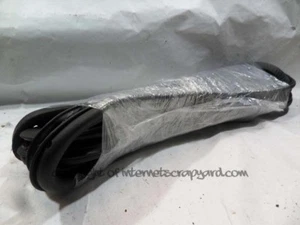 Jeep Grand Cherokee ZJ ZG 93-99 4.0 RH OSF door opening rubber seal - Picture 1 of 3