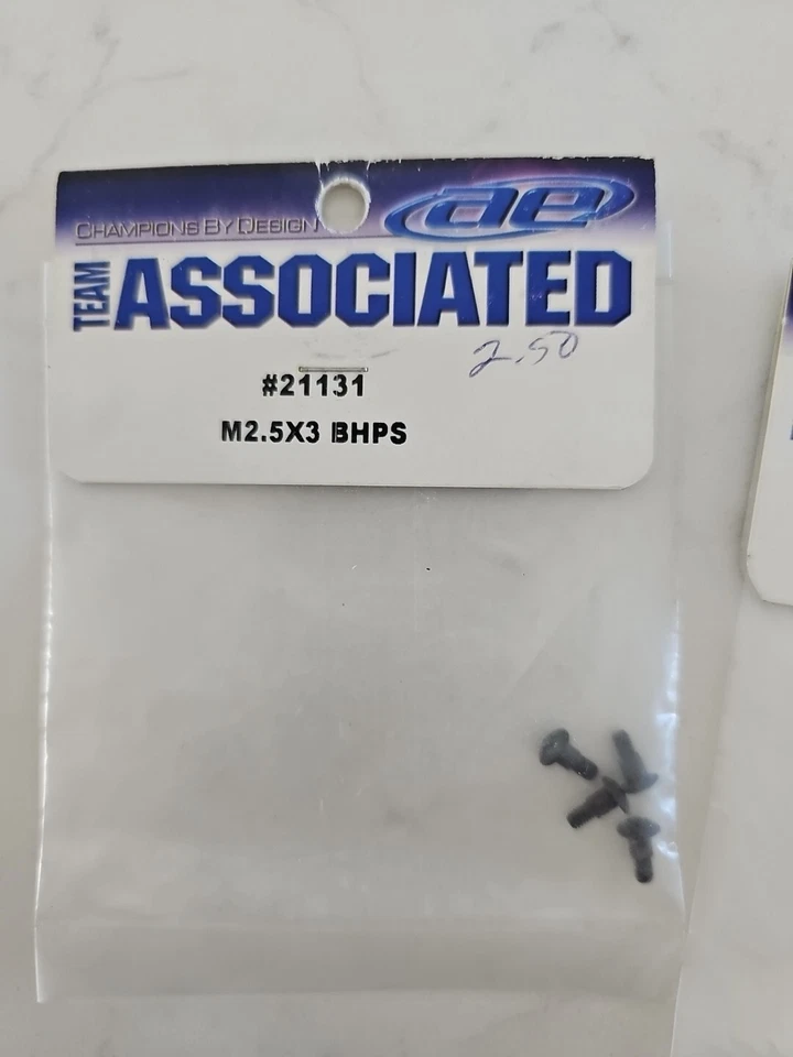 Team Associated 21131 RC18 M2.5x3mm Button Head Phillips Screws (4) - Image 1 of 1